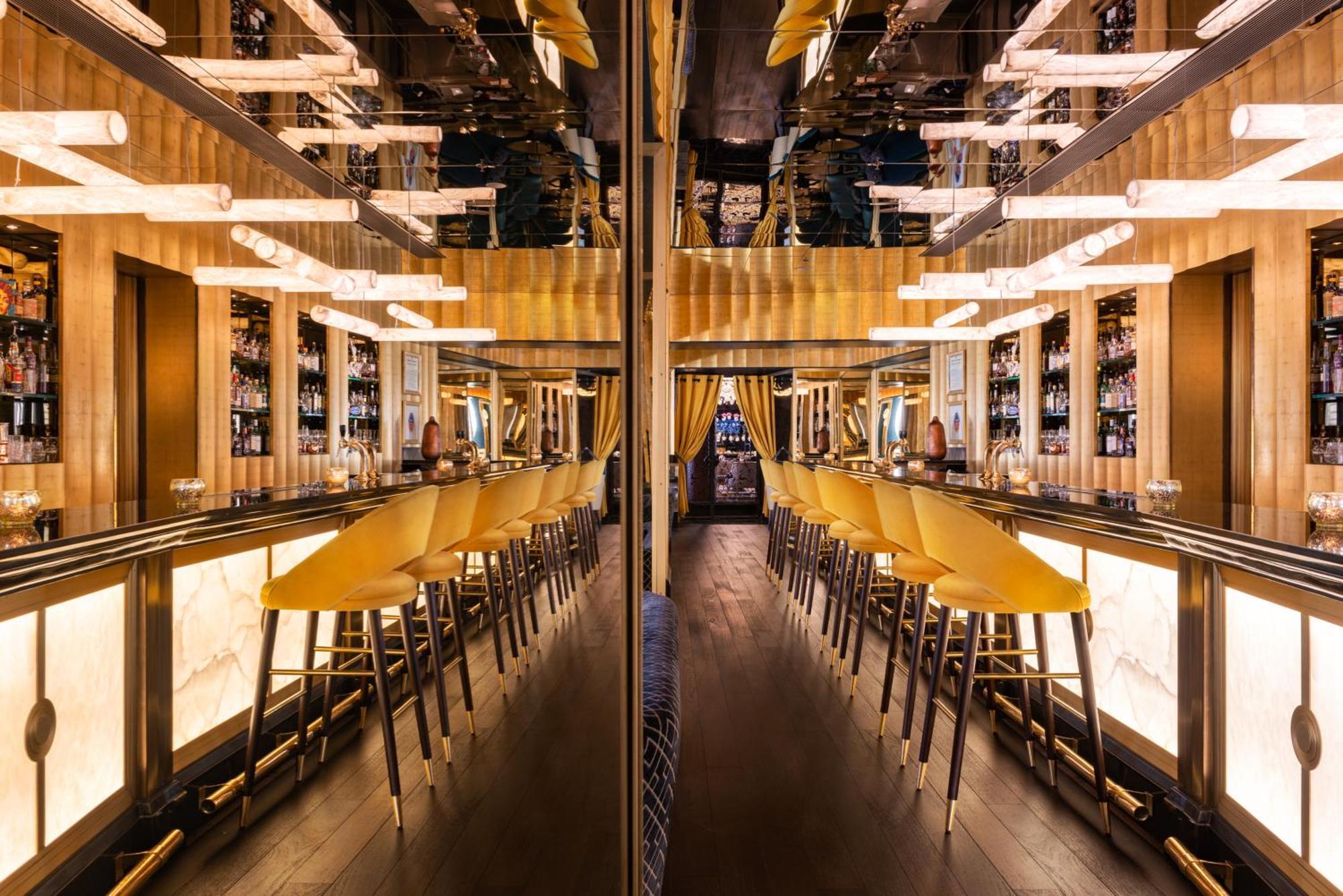 L'Hotel Du Collectionneur Paris Eksteriør billede The bar at the London Edition